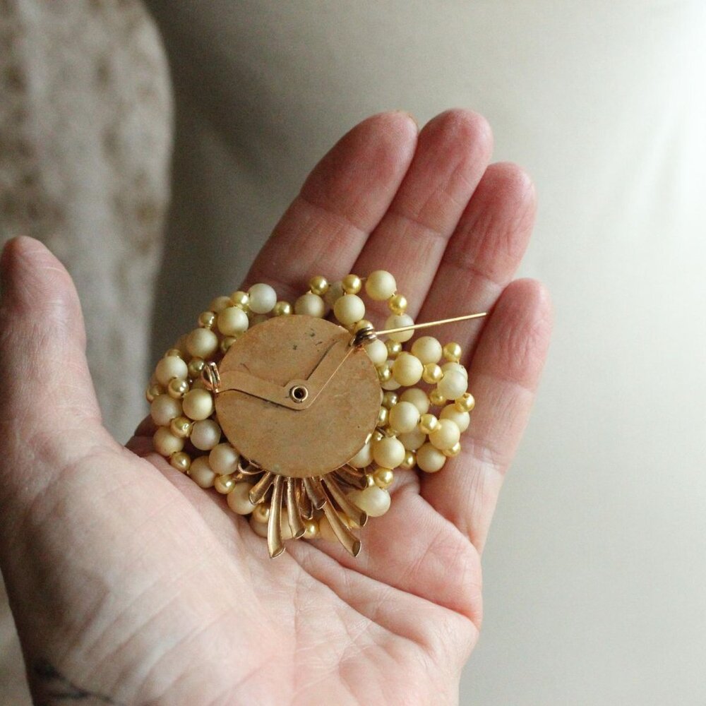 Vintage 1950s 1960s Brooch, Daisy Flower and Faux Pearl Cluster Pin Mid Century - Picture 6 of 13